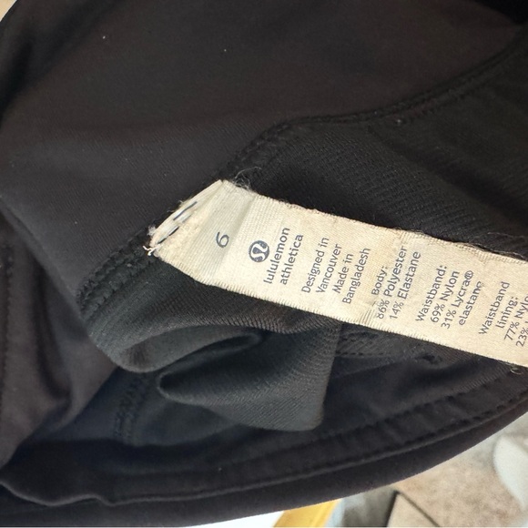 Lululemon Fast and Light Short - Size 6 - Picture 5 of 7
